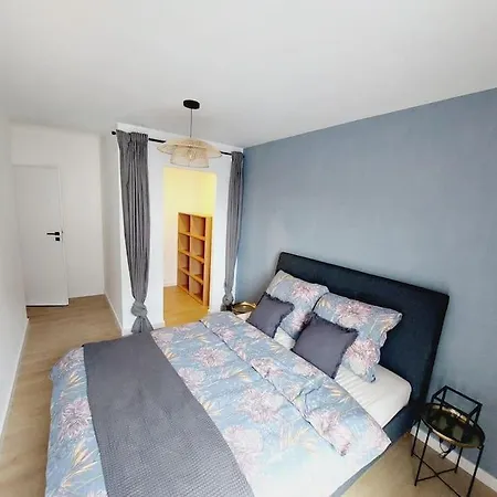 Przestronny Apartament, Ogrodek, Bezplatne Miejsca Postojowe W Garazu, Awg Appartement