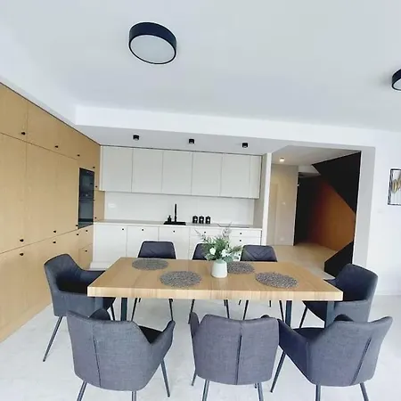 Przestronny Apartament, Ogrodek, Bezplatne Miejsca Postojowe W Garazu, Awg Apartments Appartamento