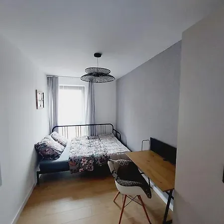 Przestronny Apartament, Ogrodek, Bezplatne Miejsca Postojowe W Garazu, Awg * Cracovie