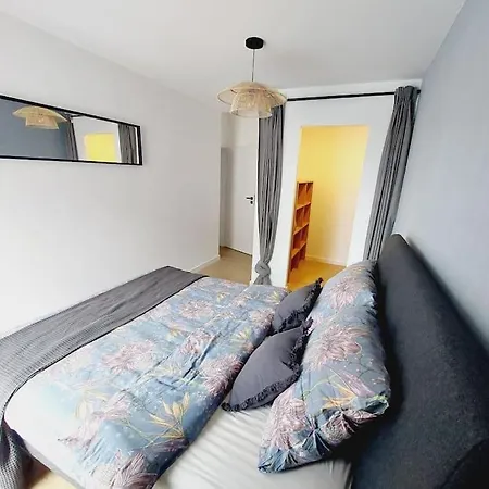 Appartement Przestronny Apartament, Ogrodek, Bezplatne Miejsca Postojowe W Garazu, Awg *