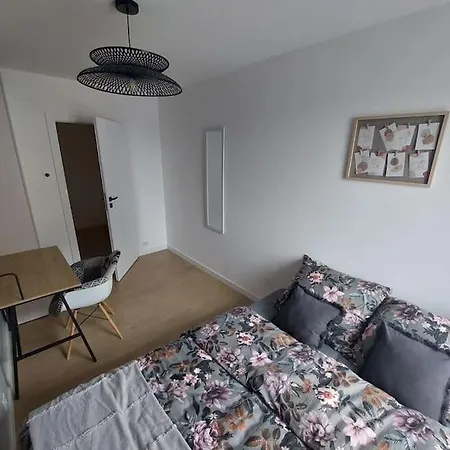 Przestronny Apartament, Ogrodek, Bezplatne Miejsca Postojowe W Garazu, Awg