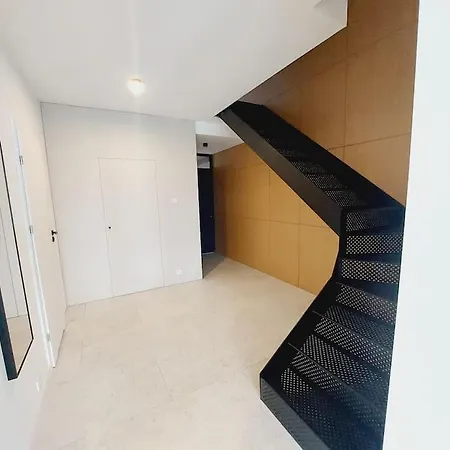 דירה Przestronny Apartament, Ogrodek, Miejsca Postojowe W Garazu *