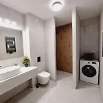 아파트 Przestronny Apartament, Ogrodek, Bezplatne Miejsca Postojowe W Garazu, Awg *