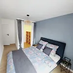 Przestronny Apartament, Ogrodek, Bezplatne Miejsca Postojowe W Garazu, Awg 아파트