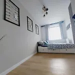 Przestronny Apartament, Ogrodek, Bezplatne Miejsca Postojowe W Garazu, Awg 아파트 크라쿠프