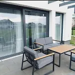 Przestronny Apartament, Ogrodek, Bezplatne Miejsca Postojowe W Garazu, Awg