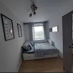 아파트 Przestronny Apartament, Ogrodek, Bezplatne Miejsca Postojowe W Garazu, Awg 크라쿠프