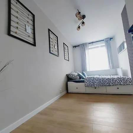 Przestronny Apartament, Ogrodek, Bezplatne Miejsca Postojowe W Garazu, Awg Apartment Krakow