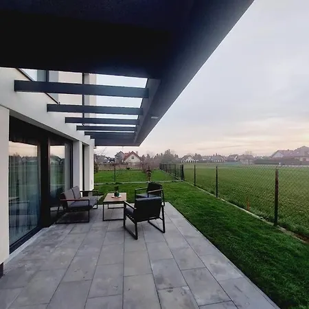 Przestronny Apartament, Ogrodek, Bezplatne Miejsca Postojowe W Garazu, Awg 아파트 크라쿠프