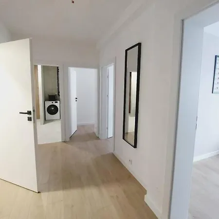Apartment Przestronny Apartament, Ogrodek, Bezplatne Miejsca Postojowe W Garazu, Awg