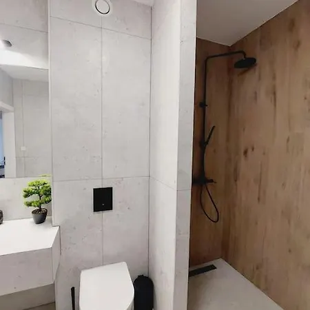 Apartmán Przestronny Apartament, Ogrodek, Miejsca Postojowe W Garazu